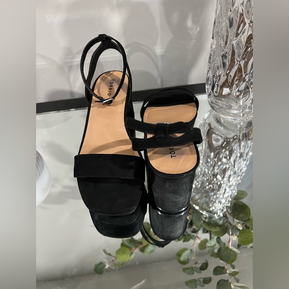 Torrid Platform Block Heel Sandal Black 9.5W - Picture 5 of 16